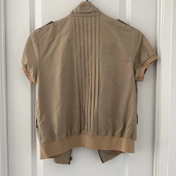 Short Sleeve Jacket. - Picture 7 of 15